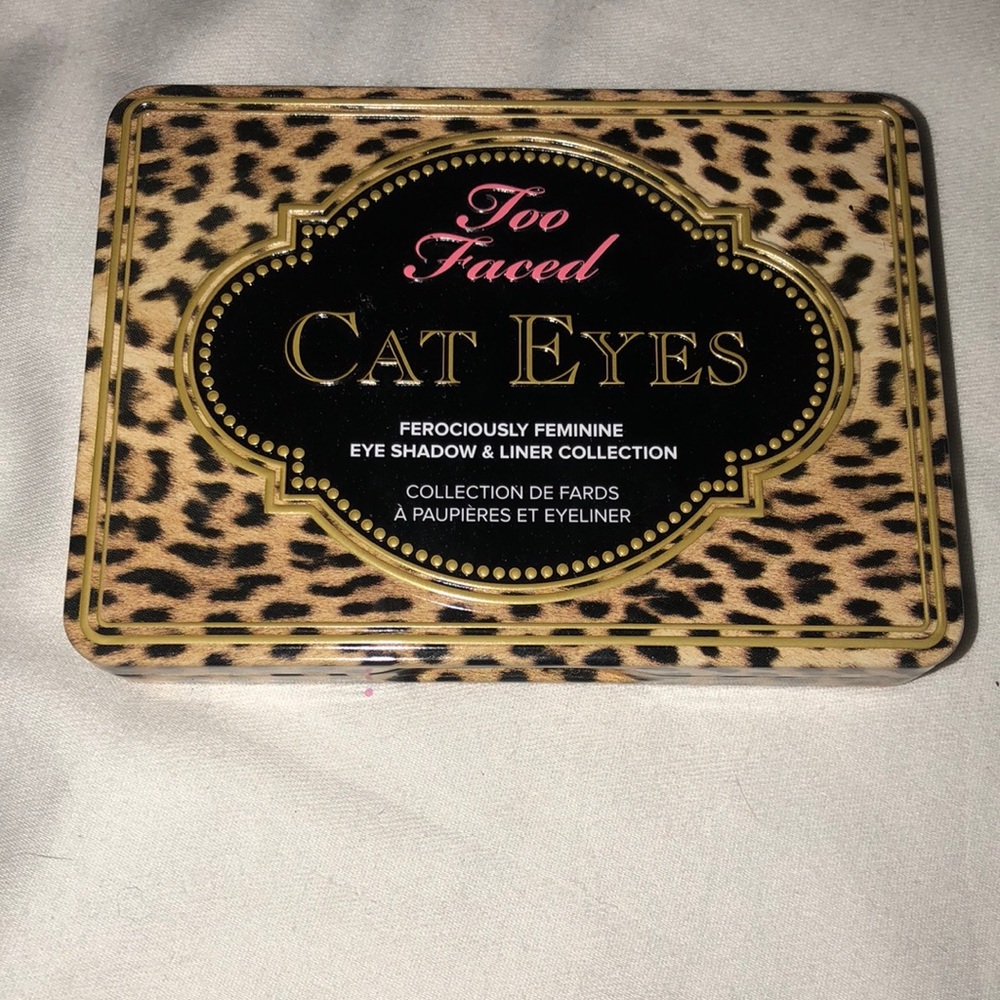 TWO FACED EYESHADOW PALLETE